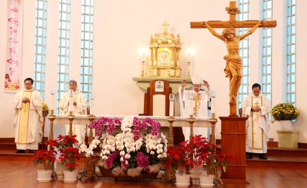 Đức Cha Đaminh Hoàng Minh Tiến dâng Thánh lễ Minh Niên Bính Ngọ tại Nhà thờ Chính tòa Sơn Lộc