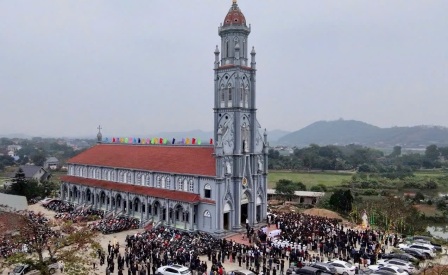 Giáo xứ Lã Hoàng: Thánh lễ Mùng Ba Tết, Xin Chúa thánh hoá công ăn việc làm