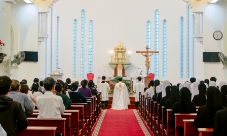 “Hãy vâng nghe Lời Người” - Lời Chúa Cha vang vọng trong ngày chầu lượt tại Giáo xứ Chính tòa Sơn Lộc