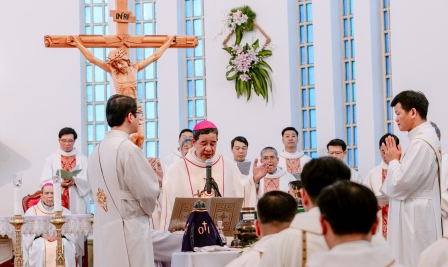 Giáo Phận Hưng Hoá: Long Trọng Cử Hành Thánh Lễ Làm Phép Dầu 2026 Tại Nhà Thờ Chính Toà