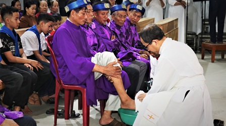 Thánh Lễ Tiệc Ly Tại Giáo Xứ Trại Sơn