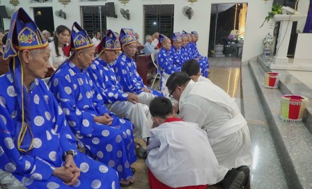 Thứ Năm Tuần Thánh - Thánh Lễ Tiệc Ly Tại Chuẩn Xứ Minh Xuân