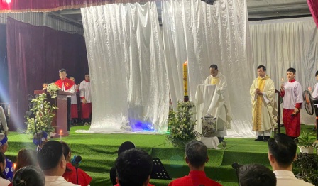 Giáo Xứ Đồng Đam Long Trọng Cử Hành Đêm Canh Thức Vượt Qua – Lễ Vọng Phục Sinh