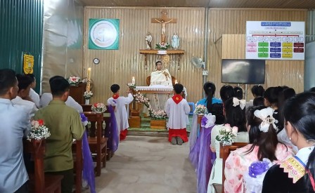 Giáo họ Chung Chải Lần Đầu Tiên Chầu Mình Thánh Chúa Thay Mặt Giáo phận