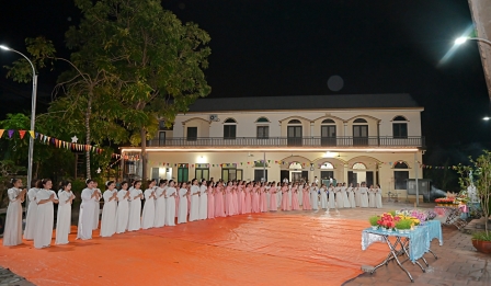 Giáo họ Sài Khê: Dâng hoa, rước kiệu kính Đức Mẹ - Mừng lễ vọng Chúa Thánh Thần Hiện Xuống
