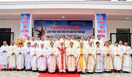 Thánh lễ tạ ơn và nghi thức làm phép Nhà Mục vụ Giáo xứ Yên Bái
