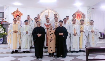 25 Năm Trung Thành Với Tình Yêu Chúa Kitô – Thánh Lễ Tạ Ơn Mừng Ngân Khánh Khấn Dòng Của Thầy Luca Phí Văn Chiến