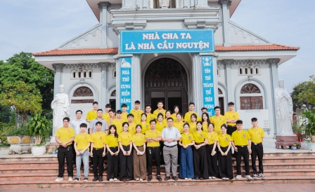 Thánh Lễ Chuyển Khóa Và Ra Mắt Ban Điều Hành Giới Trẻ Mới Giáo Xứ Lũng Hiền