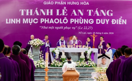 Thánh Lễ An Táng Cha Phao-lô Phùng Duy Điển: Hạt Lúa Được Gieo Vào Lòng Đất