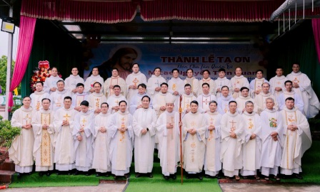 Giáo xứ Đồng Đam: Thánh lễ Tạ ơn và Nghi thức Nhậm chức Quản xứ của cha Micae Nguyễn Tiến Quang