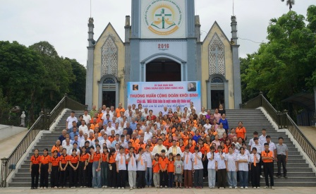 Thường huấn hội viên Cộng đoàn Khôi Bình: Sống căn tính môn đệ thừa sai