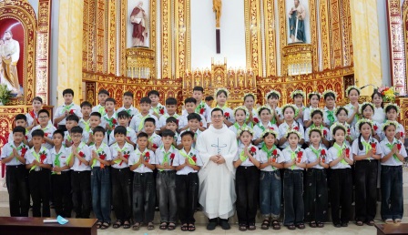 Hồng ân rước lễ lần đầu tại giáo xứ Bãi Dòng