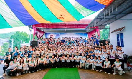 Giới trẻ Giáo xứ Đồng Đam mừng lễ Thánh Carlo Acutis quan thầy và kỷ niệm một năm thành lập