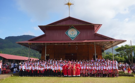 Giáo Xứ Giàng La Pán: 155 Em Thiếu Nhi Hân Hoan Lãnh Nhận Bí Tích Thêm Sức Tại Giáo Họ Tà Ghênh