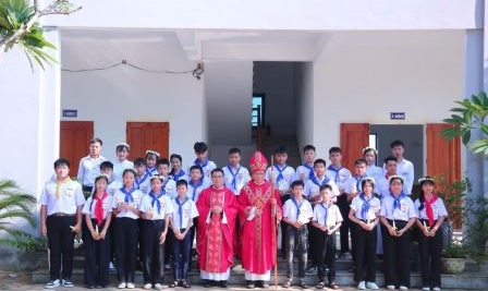 Giáo xứ Gia Thanh: 28 Thiếu nhi Lãnh nhận Bí tích Thêm Sức