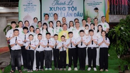 Giáo xứ Nghĩa Lộ: 18 em lãnh nhận Bí tích Xưng Tội và Rước Lễ Lần Đầu