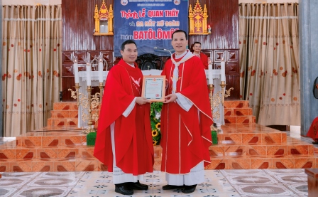 Giáo Xứ Tiên Kiên: Mừng Lễ Quan Thầy Và Ra Mắt Xứ Đoàn Ba-tô-lô-mê-ô