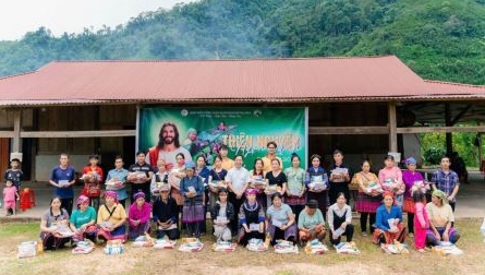 Sinh viên Công giáo Hưng Hóa tổ chức chương trình thiện nguyện tại Giáo điểm Ngọn Lành