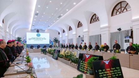 Cầu nguyện, đối thoại trong Thánh Thần và phân định – ngày thứ hai của Hội nghị thường niên kỳ II/2026 của HĐGMVN
