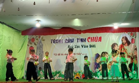 Giáo xứ Phú Nghĩa tổ chức Trung Thu cầu nguyện cho thiếu nhi