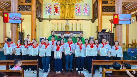 Giáo xứ Mộc Hoàn: Hồng Ân “4 Trong 1”