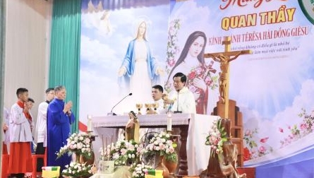 Ca đoàn Chuẩn xứ Ba Đông: Hân hoan mừng Lễ Quan Thầy Kính Thánh Tê-rê-sa Hài Đồng Giê-su