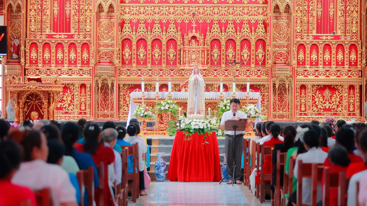 Cha Giu-se Nguyễn Văn Ninh - đặc trách Hội đoàn giáo hạt chia sẻ với các Hội viên