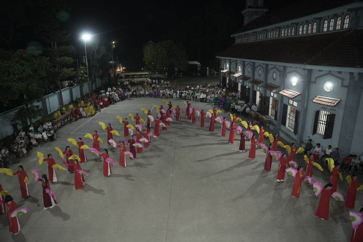 Đội hoa Giáo xứ Thanh Uyên